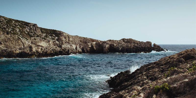 AR/VR硬件迭代：下一代头显如何融合AI与智能家居，重新定义沉浸式体验