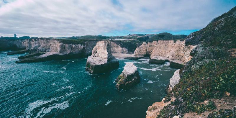 生成式AI重塑内容创作：笔记本电脑等数码产品的伦理边界与版权困境