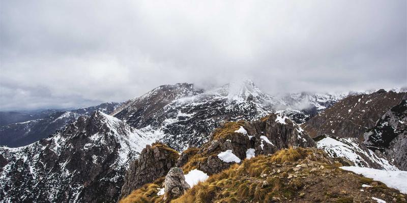 科技资讯5月盘点：旗舰手机评测与电子产品消费新趋势