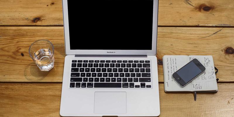 笔记本电脑直连卫星时代：低轨卫星互联网如何重塑全球移动办公与数码产品生态